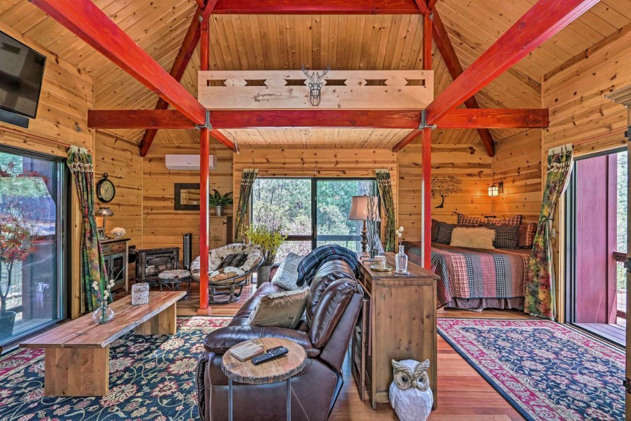 Romantic Strawberryandpine Studio Cabin With Deck! Exterior photo