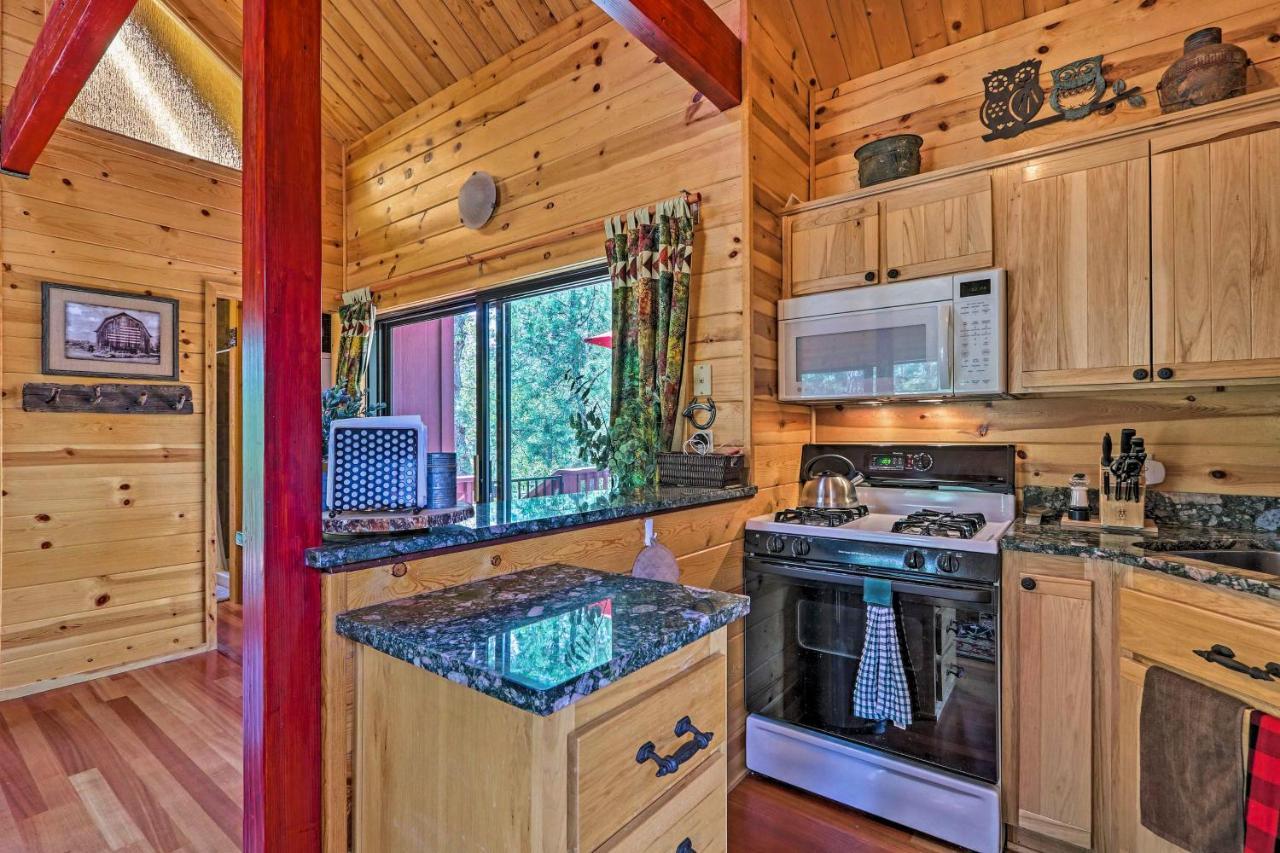 Romantic Strawberryandpine Studio Cabin With Deck! Exterior photo